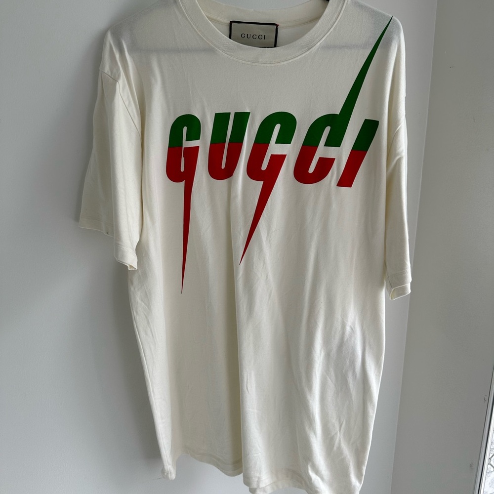 GUCCI T-SHIRT WITH GUCCI BLADE PRINT